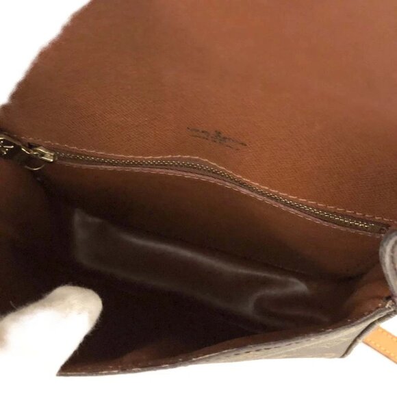 Louis Vuitton - Picture 10 of 12